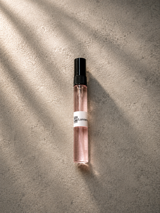 Lumière Elle perfume